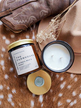 Load image into Gallery viewer, THE FARMHOUSE CANDLE - Oatmeal Milk & Honey