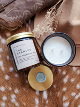 Load image into Gallery viewer, THE STABLES CANDLE - Dry Tobacco & Hay
