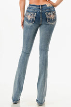 Load image into Gallery viewer, Aztec Modify Mid-Rise Boot Cut 32"
